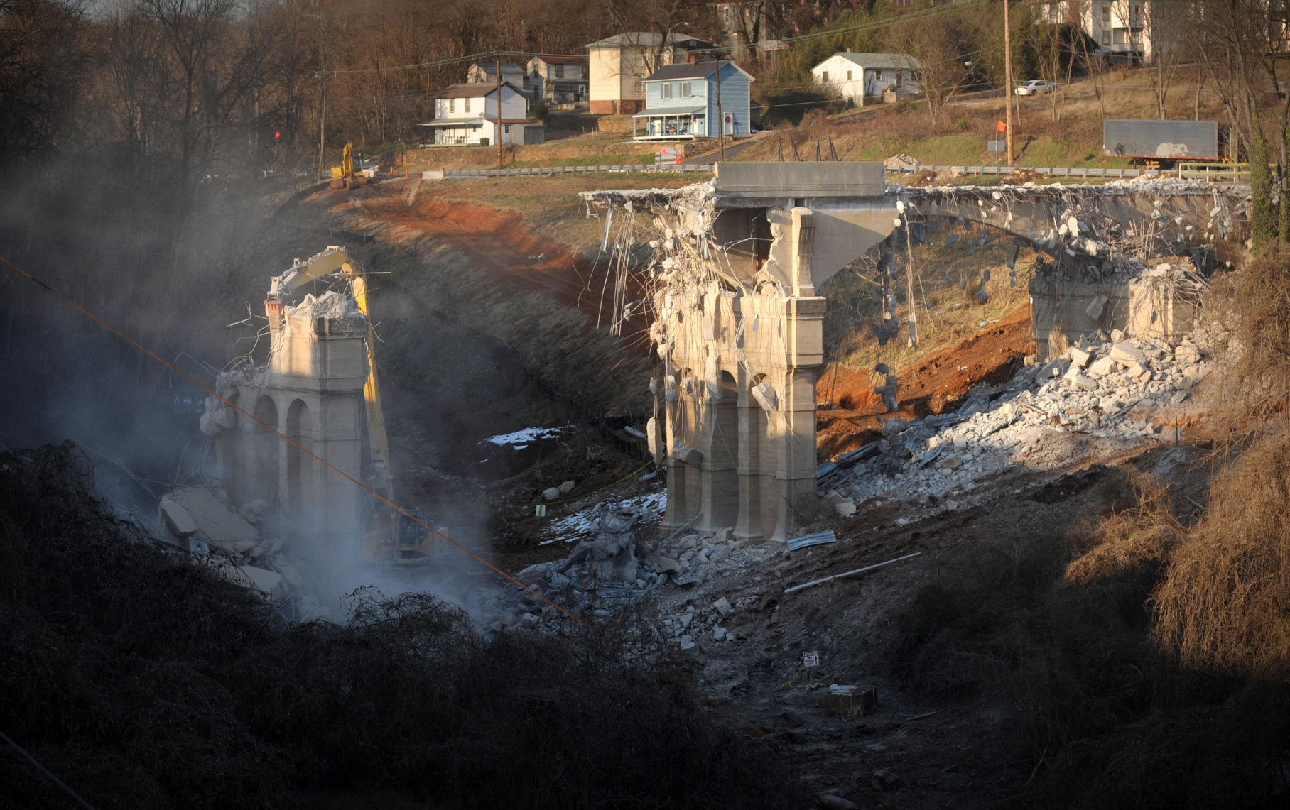 2010-01 Daniel's Hill - D Street bridge demolition wrapping up
